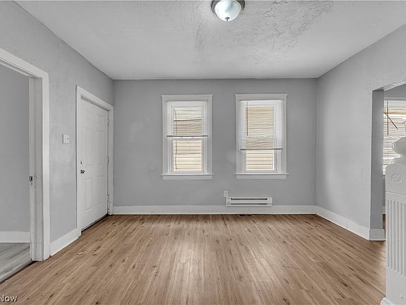 3rd image of 3221 Trowbridge Ave