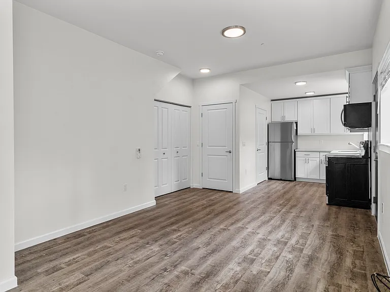 611 Anderson — Photo 23