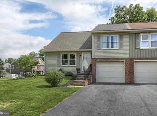 5 Branstock Ct, Lititz, PA 17543