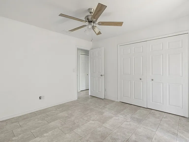 4305 SW Santa Barbara Pl — Photo 8
