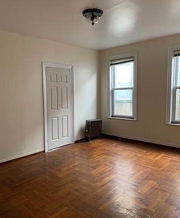 4th image of 3361 Fenton Ave