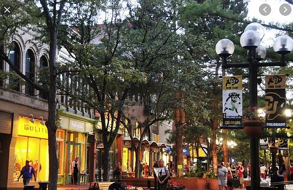 Pearl St. Shops and Restaurants