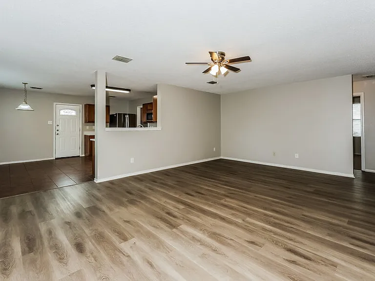 9128 Garden Springs Dr — Photo 5