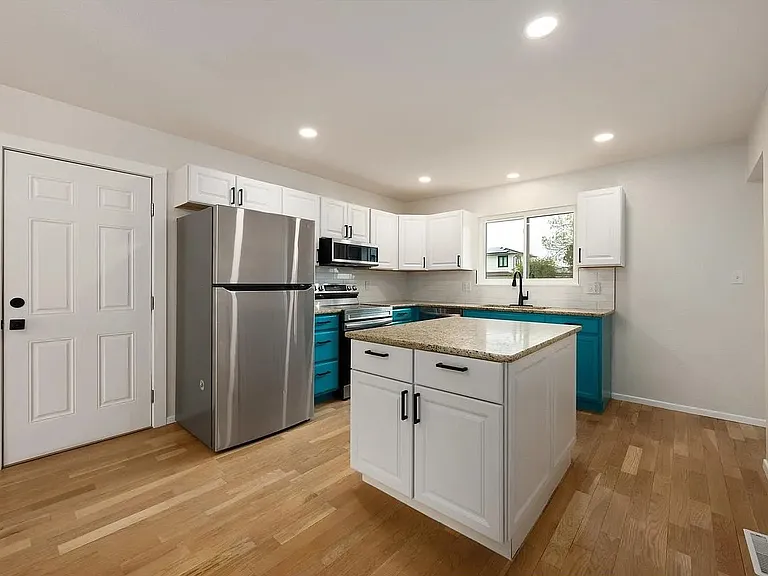 909 Willshire Dr — Photo 14