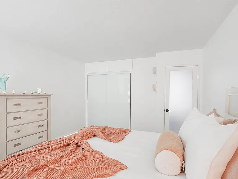 6046 Rancho Mission Rd #383 — Photo 10