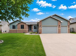 2536 E Saint Andrew Ct, Goddard, KS 67052