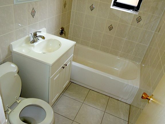 3rd image of 8380 118th St APT 6A