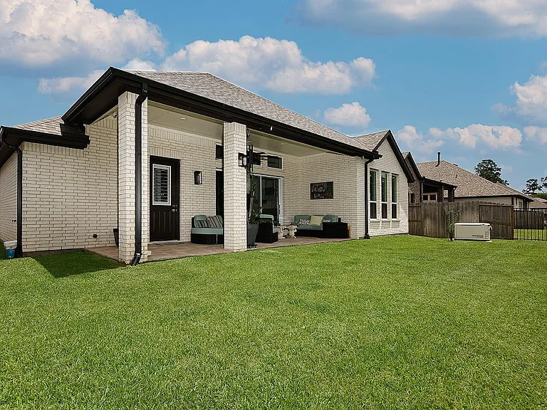 1137 Stillwater Pond Dr — Photo 23