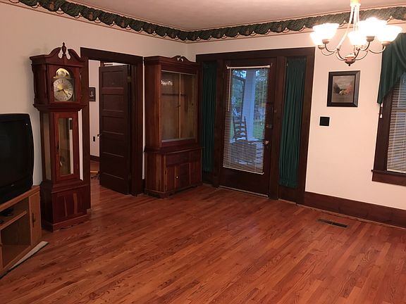 Entrance to living room.