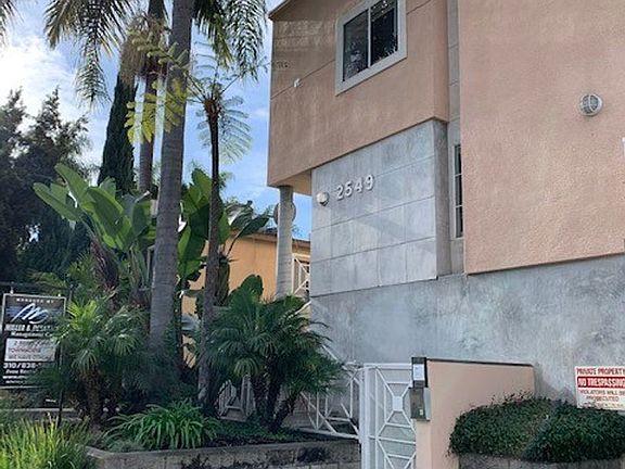 3rd image of 2549 S Sepulveda Blvd #3