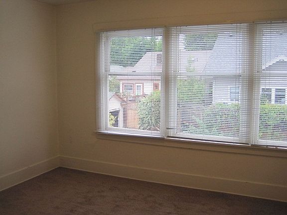4th image of 4559 5th Ave NE #3-C