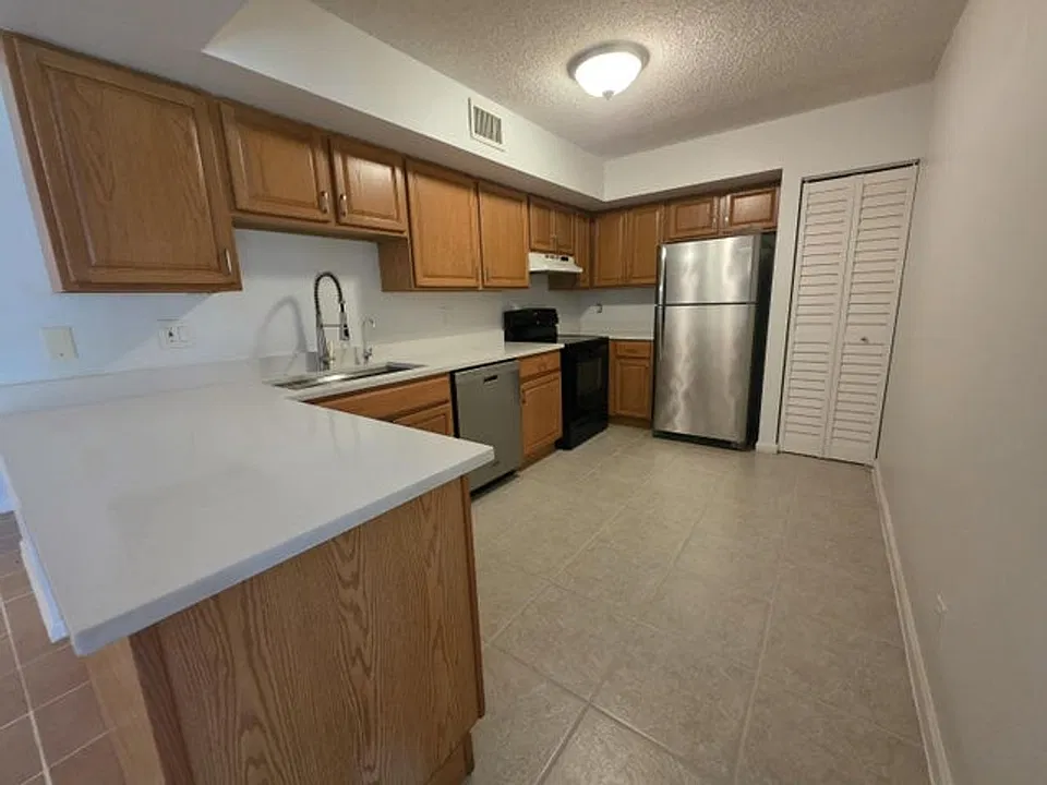 3300 Jaywood Ter #1160