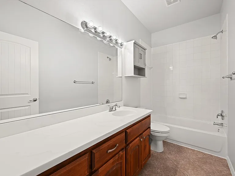 8725 Pikes Peak Rd — Photo 38