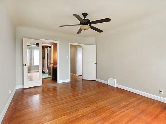 5th image of 2042 10th Ave