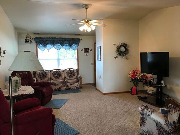 2nd image of 840 Sunset Dr