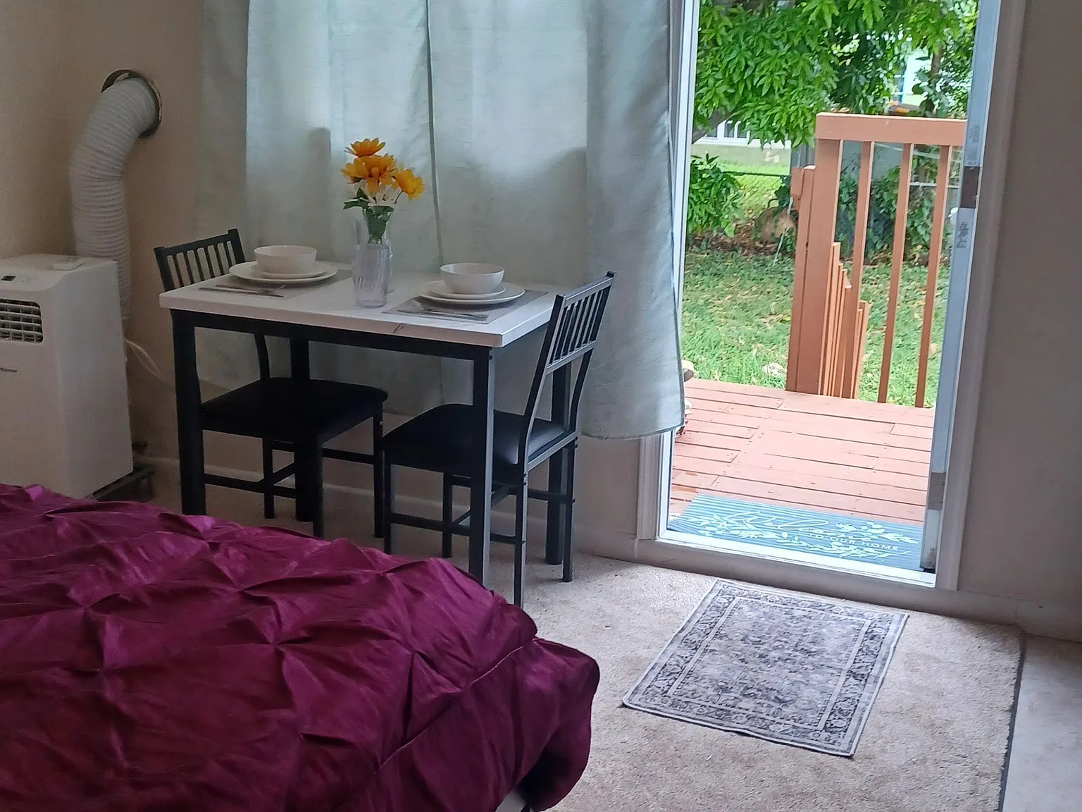 2 bed, 2.0 bath, 1900 sqft, $2,023 — Photo 2