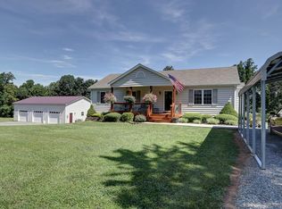 918 Jasper Wood Rd, Hurt, VA 24563