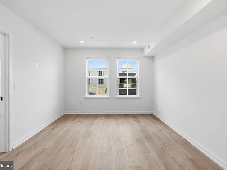 209 New St #5B — Photo 11