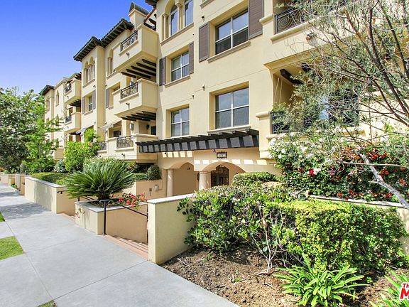 3rd image of 5037 Rosewood Ave APT 102