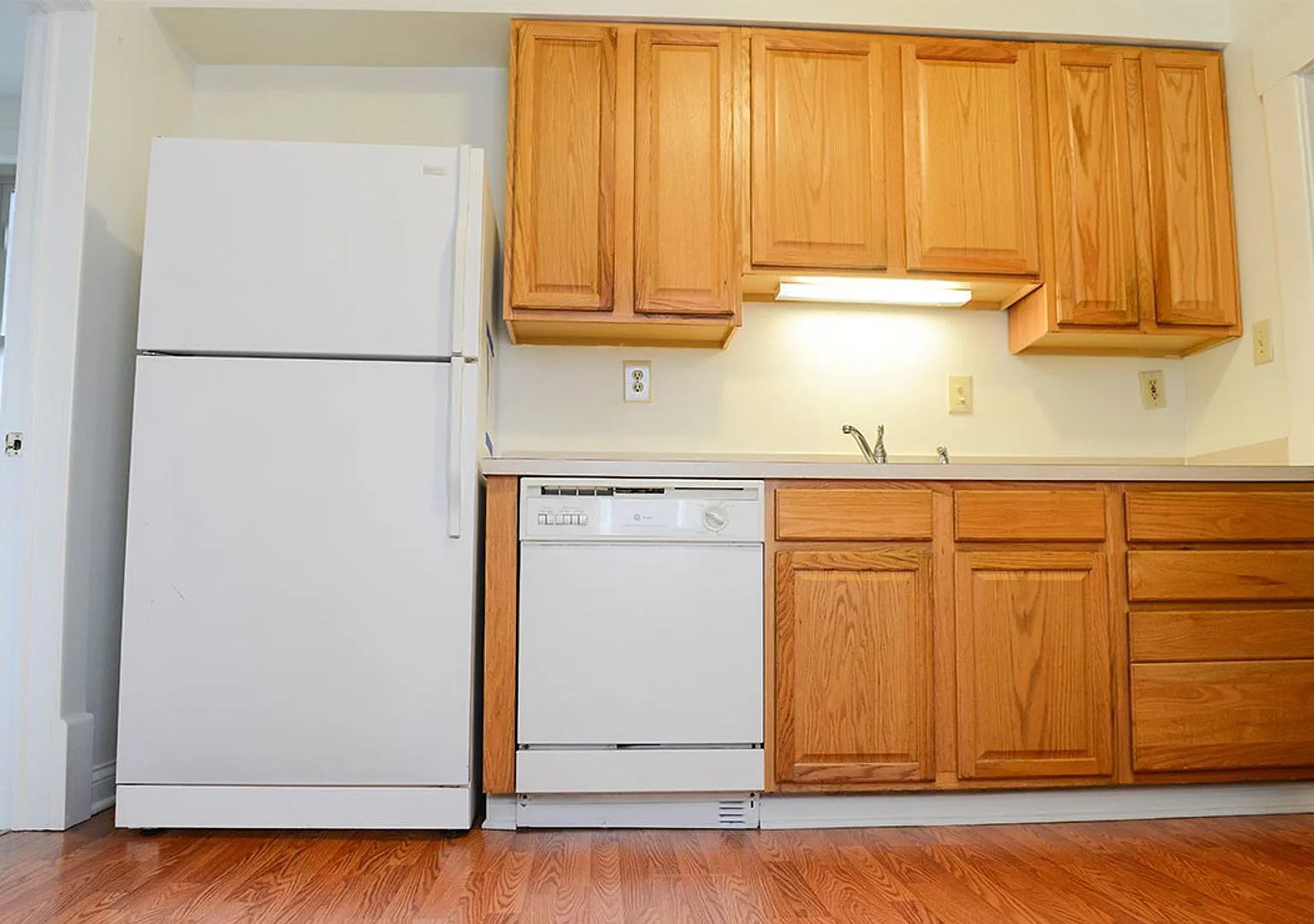 4 bed, 2.0 bath, $2,200 — Photo 4