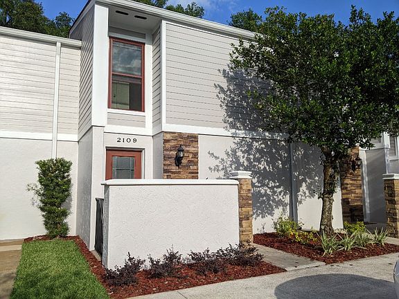 3rd image of 2107 NE 38th Ave #2107