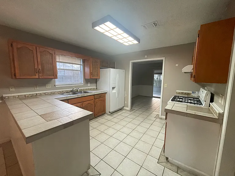 345 Brookwood Blvd — Photo 2