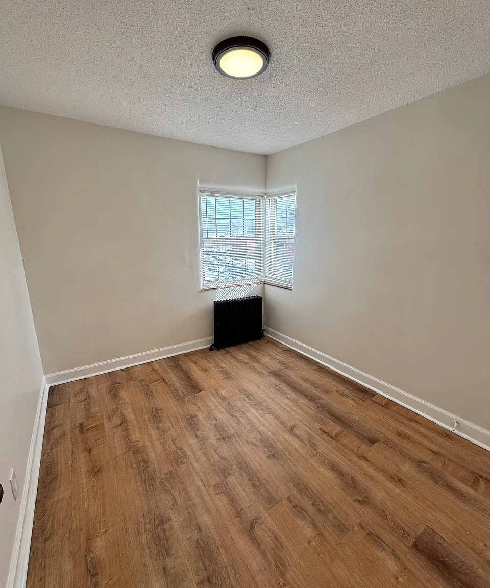 2 bed, 700 sqft, $1,250 — Photo 4