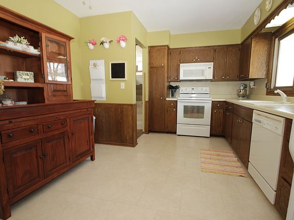4th image of 7800 47th Ave N