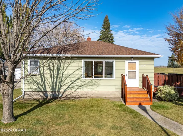 1021 Greenwood Dr SE, East Grand Forks, MN 56721