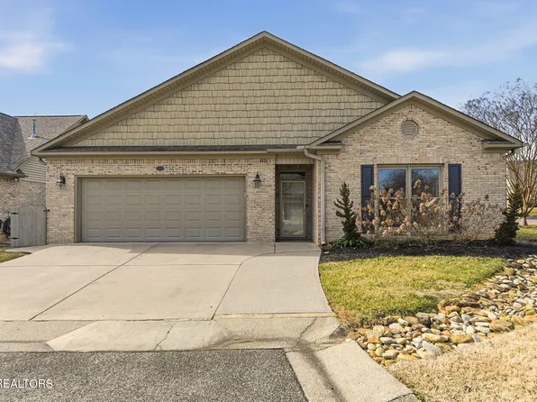 100 Dancer Ln, Oak Ridge, TN 37830