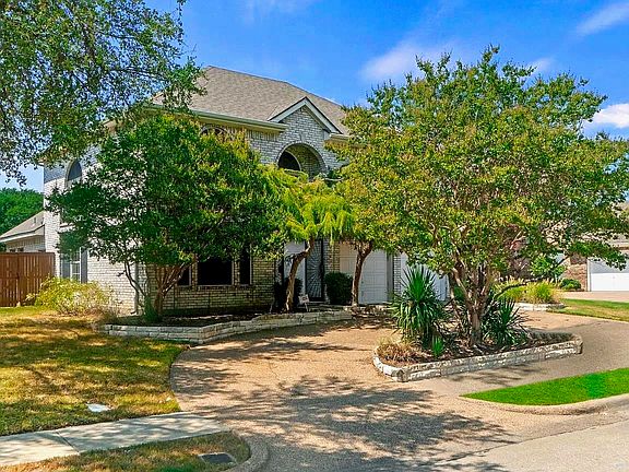 5th image of 841 Canyon Crest Dr
