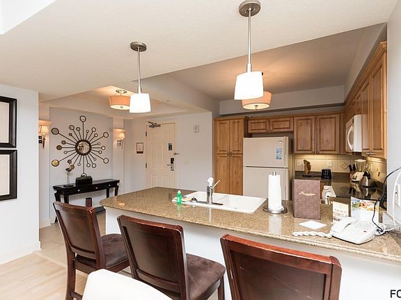 3rd image of 200 Ocean Crest Dr APT 1008