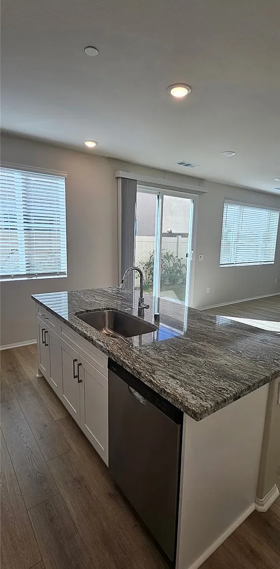 3 bed, 2.5 bath, 1465 sqft, $3,000 — Photo 3