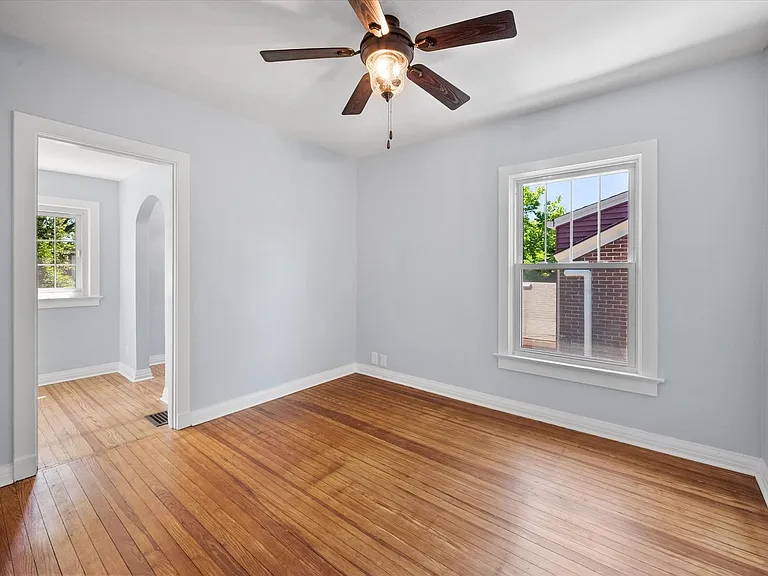 4513 S 6th St — Photo 26