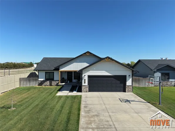810 W Edelle Ave, Sublette, KS 67877