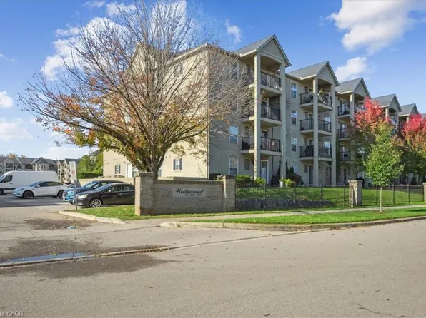 1431 Walkers Line #301, Burlington, ON L7M 4P3