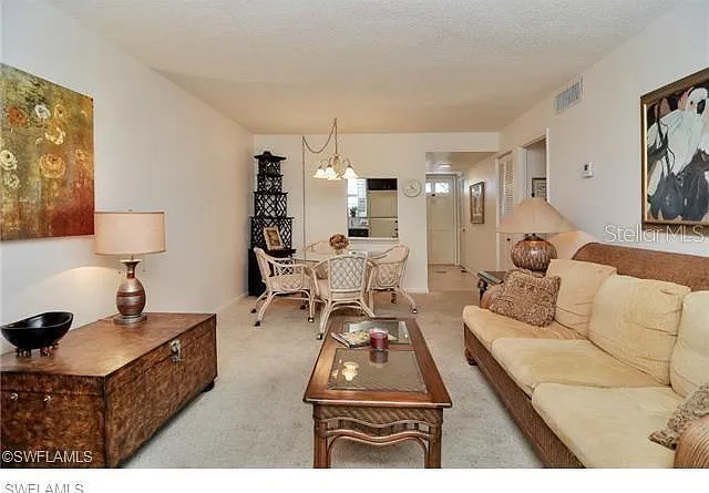 1900 Alamanda Dr #305 — Photo 9