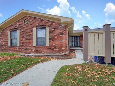 2767 Roundtree Dr, Troy, MI, 48083
