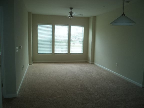 5th image of 1531 W Lemon St APT 2202