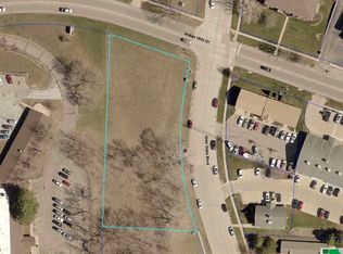 1900 Indian Hills Dr, Sioux City, IA 51104