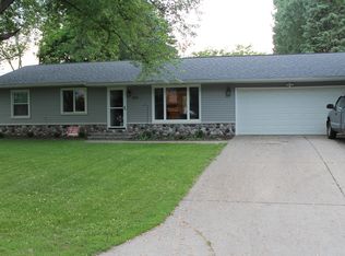 424 S Roosevelt Dr, Beaver Dam, WI 53916