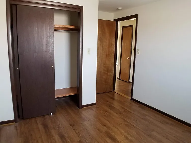 Embassy Square Apartments — Photo 34