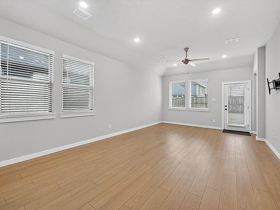 4th image of 222 Goosewood Dr