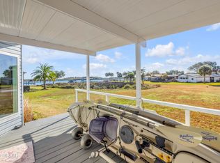 290 Navajo Dr, Oak Hill, FL 32759