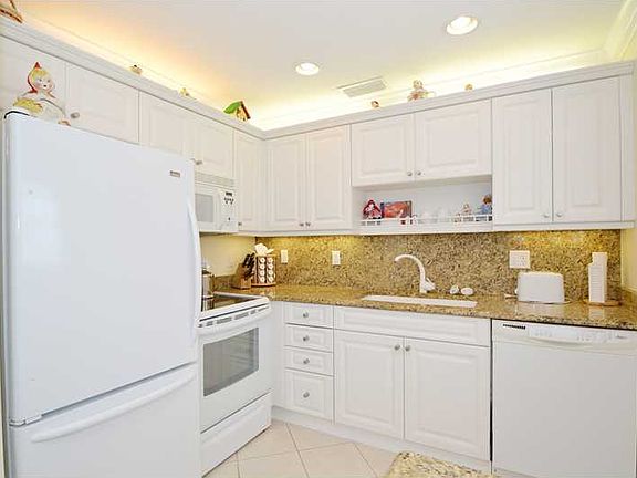 3rd image of 5400 Highway A1a