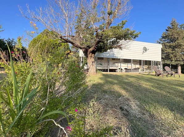 365 Angel St, Howardwick, TX 79226
