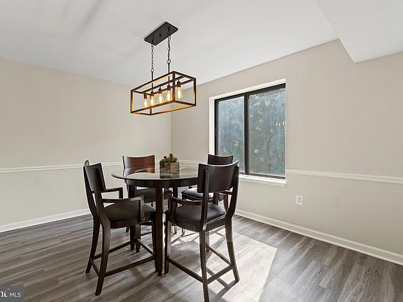 5th image of 9705 Kings Crown Ct APT 101