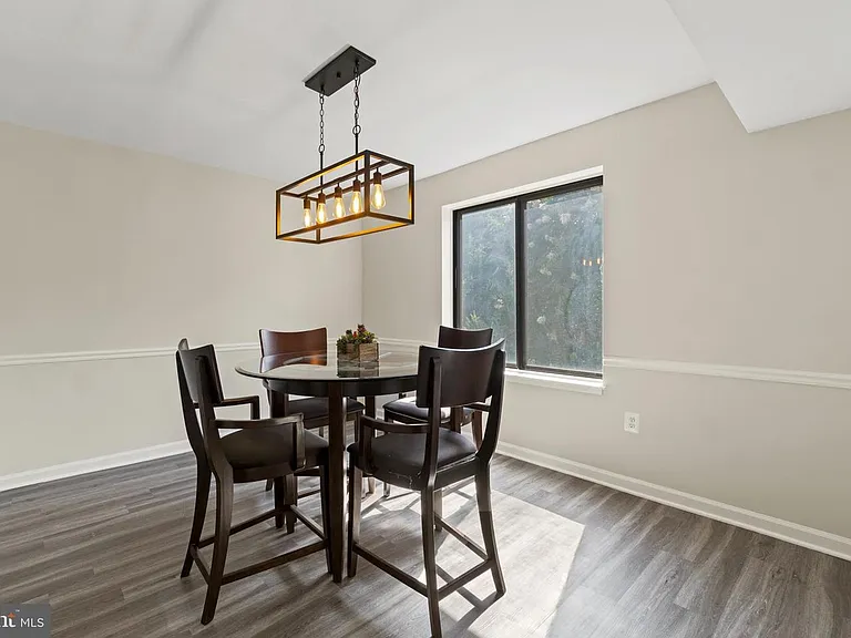 9705 Kings Crown Ct #101 — Photo 5