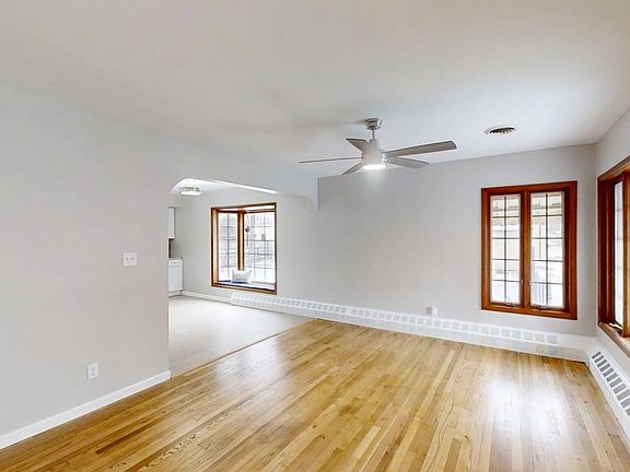 4th image of 1606 W Union St