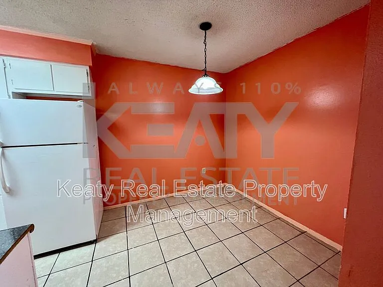 108 Meudon St #A — Photo 8